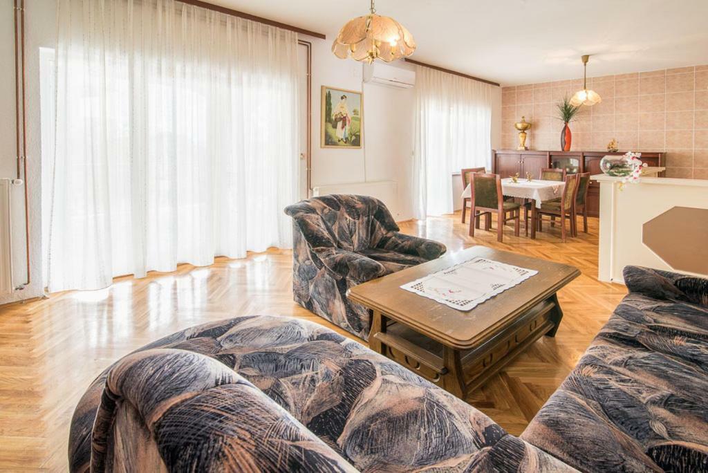 Beljan Apartments Krk Town Buitenkant foto